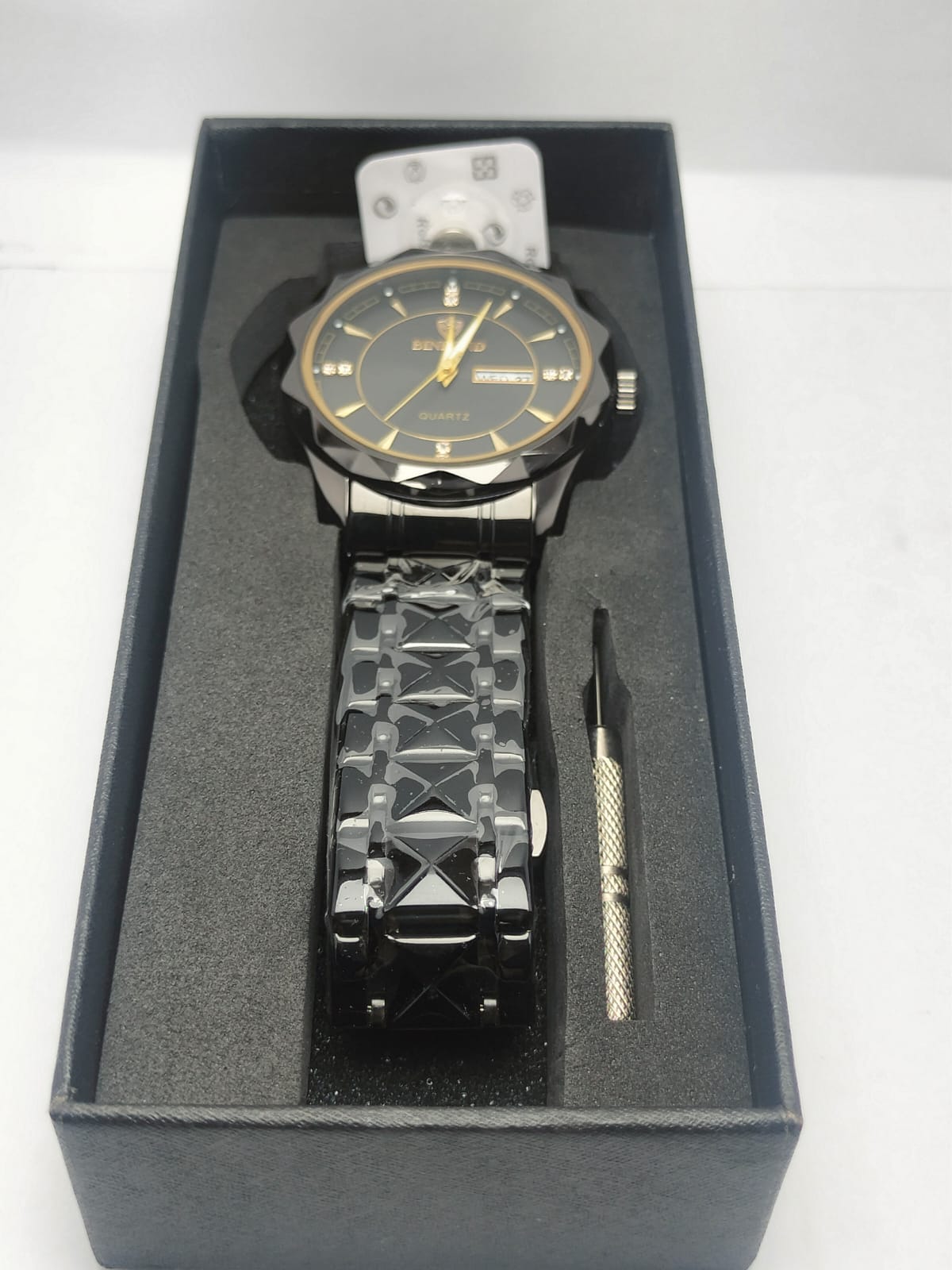 BINBOND Men’s Classic Quartz Watch – Black & Gold Dial with Crystal Markers